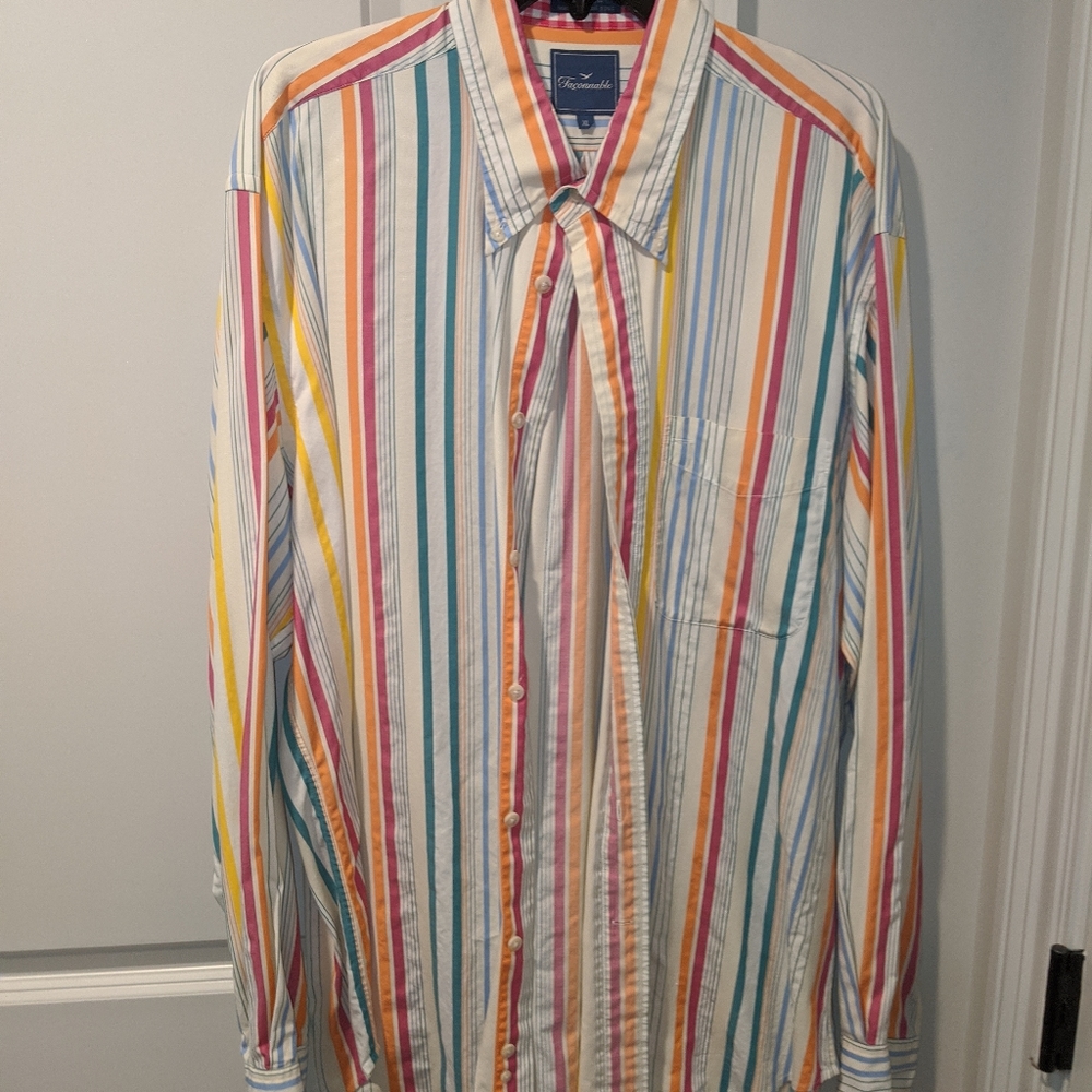 Fun causal button down